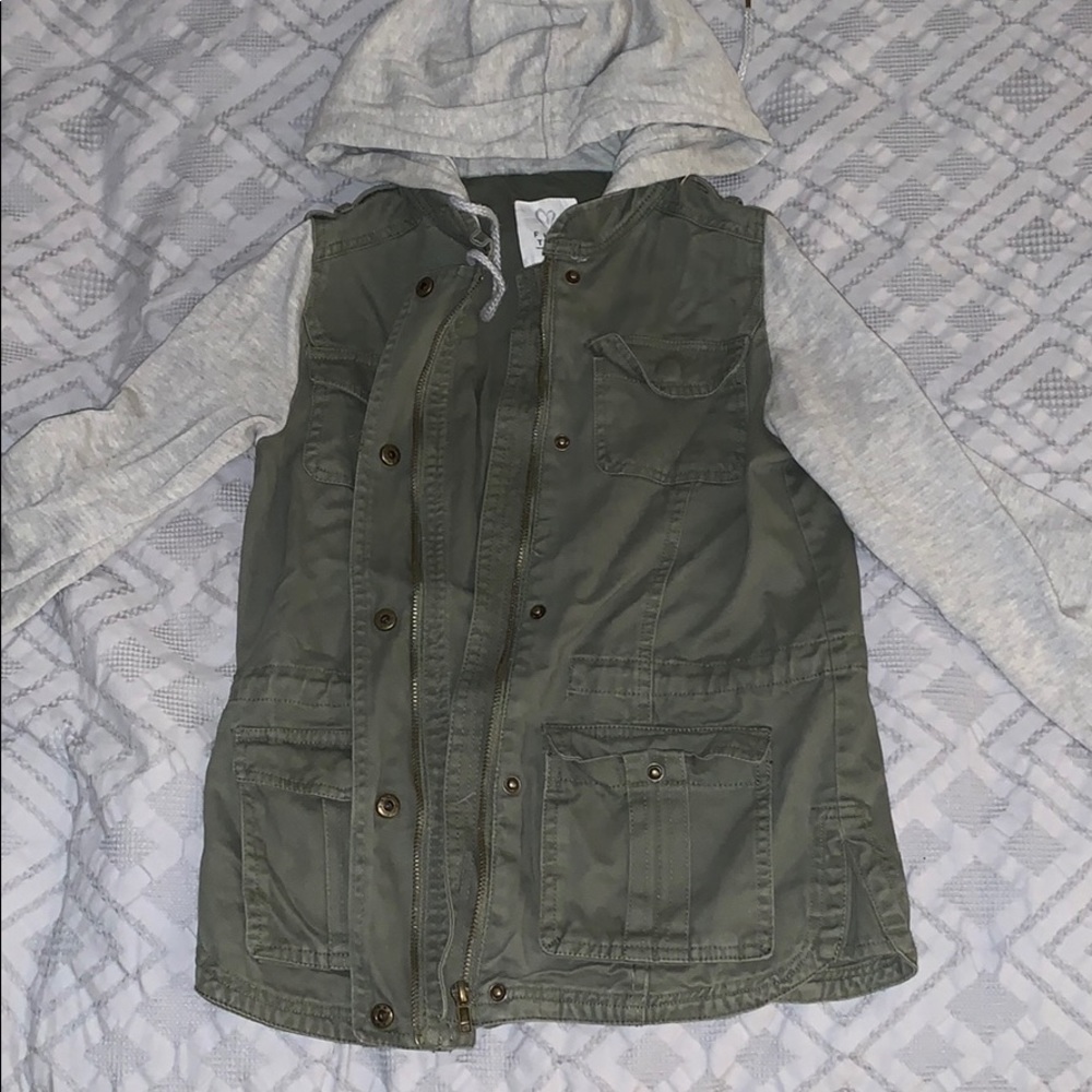 Green jacket - Picture 2 of 2